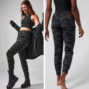 Athleta Salutation Gray Camo Joggers - Size S